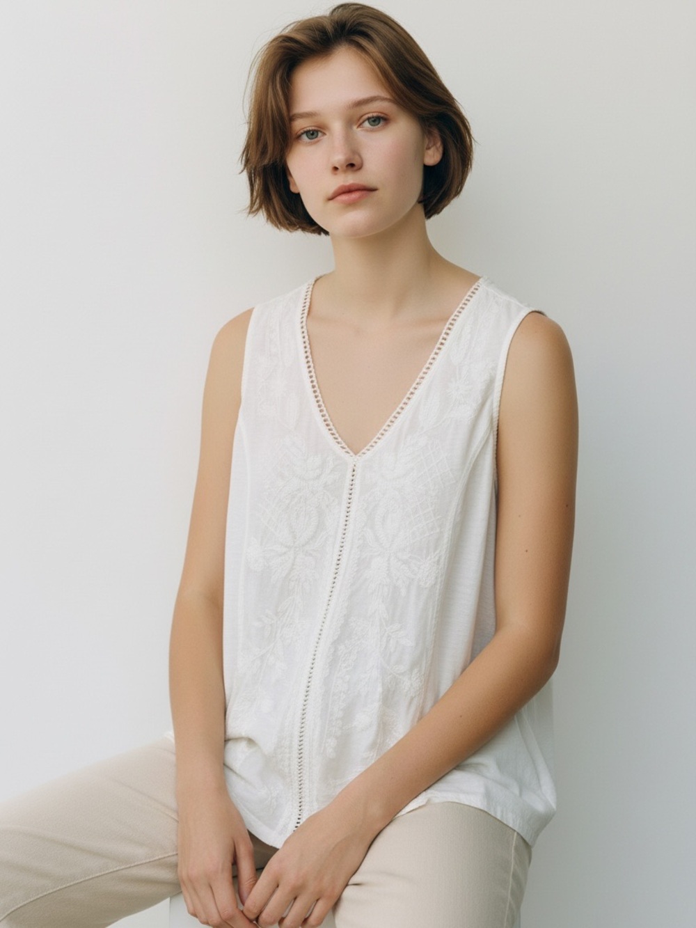 Coldwater Creek White Embroidered Cotton Tank Top V-Neck A-Line Medium
